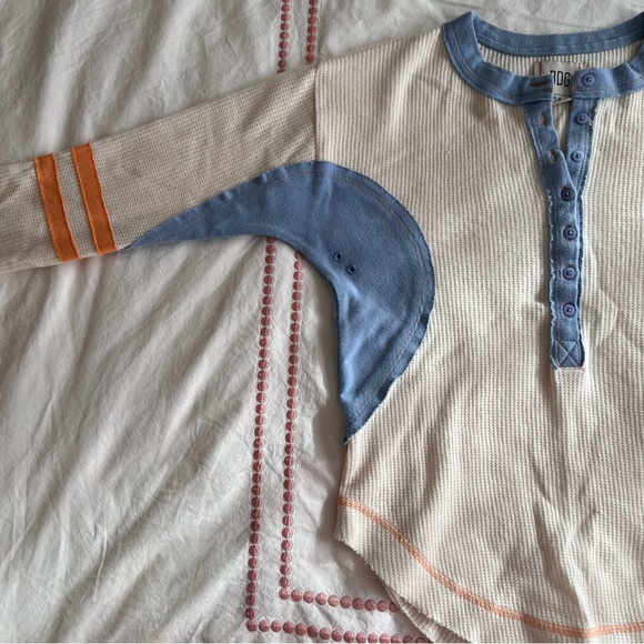 Urban Outfitters henly top - Picture 3 of 5